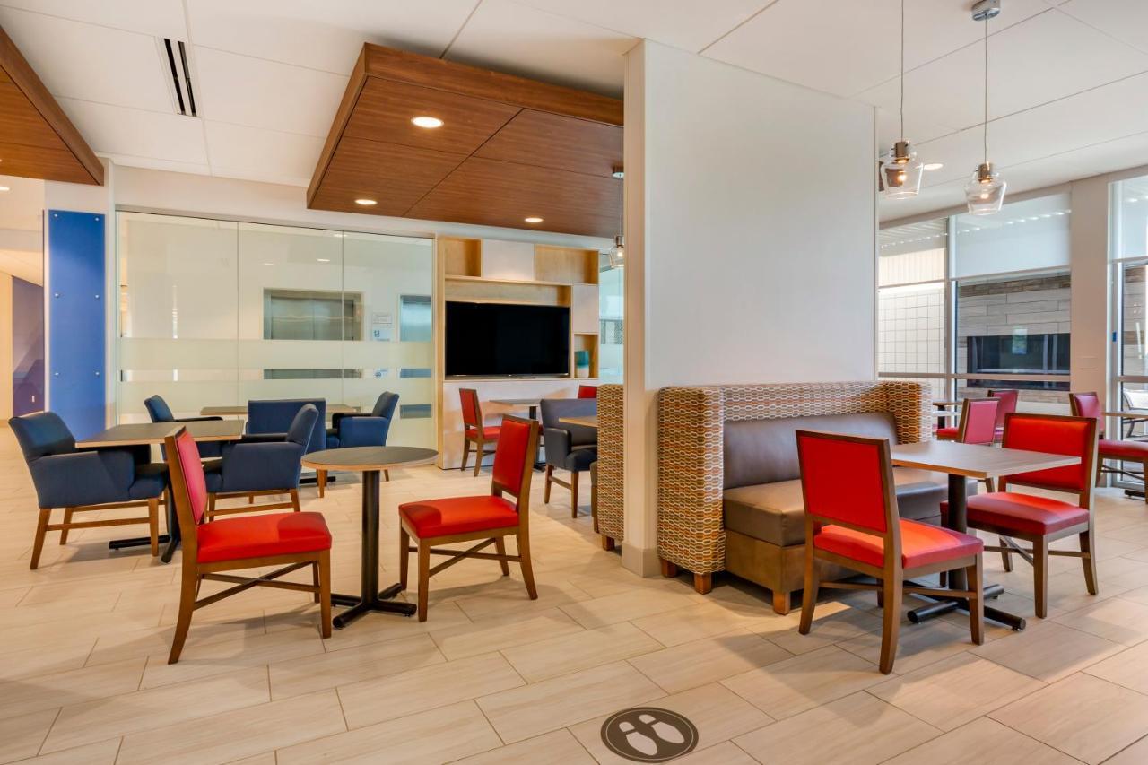 Holiday Inn Express & Suites - Phoenix Dwtn - State Capitol By Ihg Exterior foto
